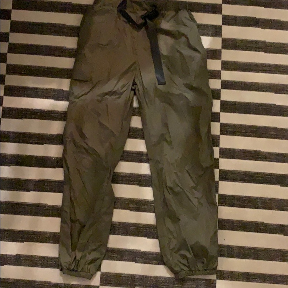 Green sporty utility pant